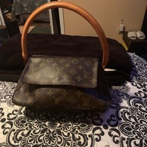 COPY - Louis Vuitton looping bag